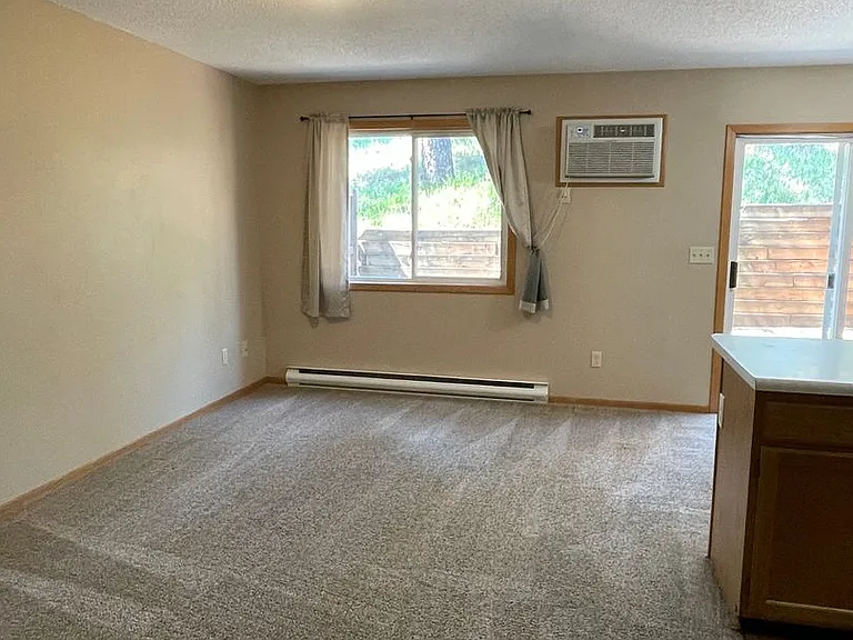 1801 Red Dale Dr — Photo 4