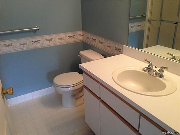 3rd image of 56572 Scotland Blvd