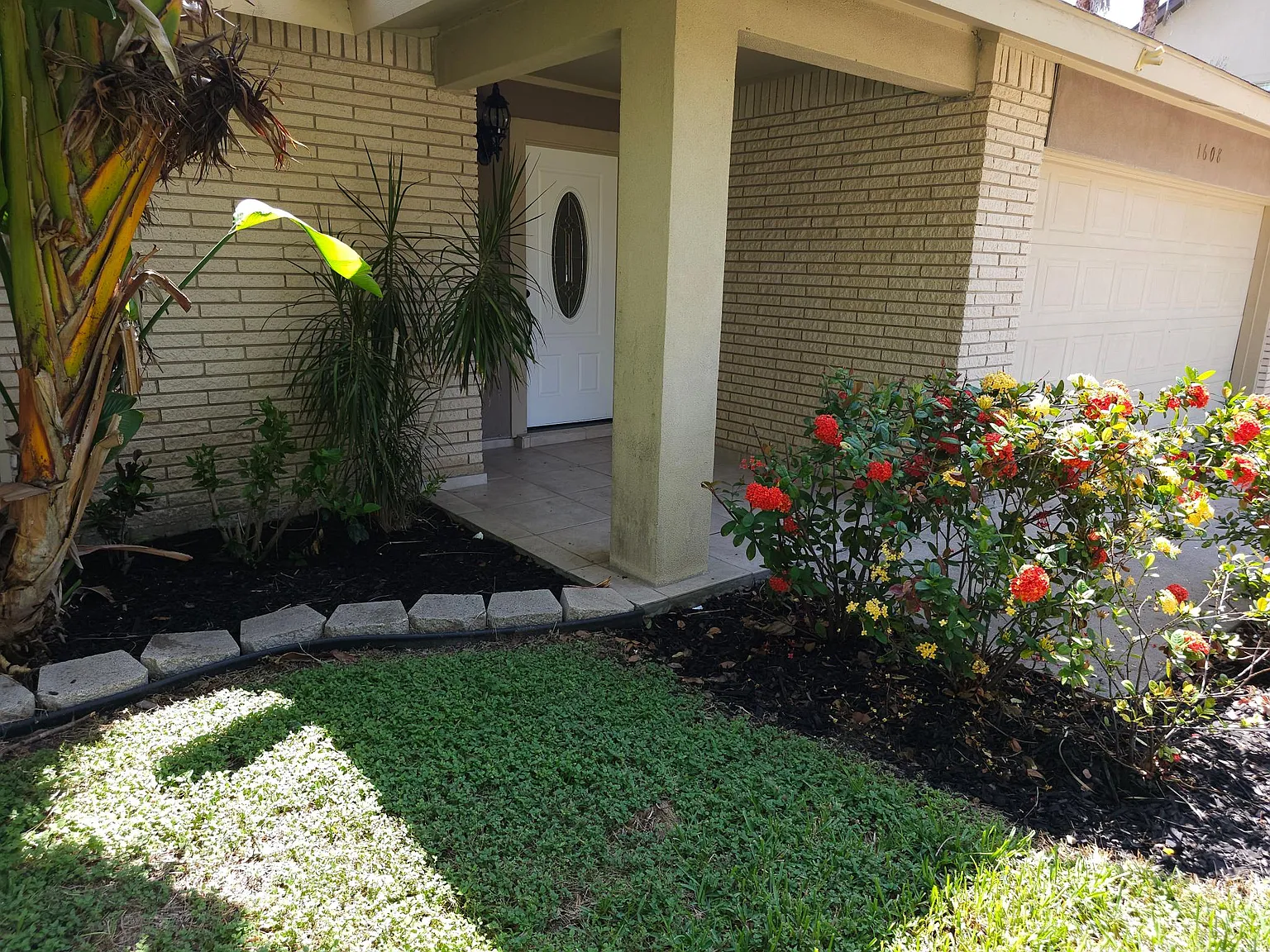 3 bed, 1943 sqft, $2,350 — Photo 3
