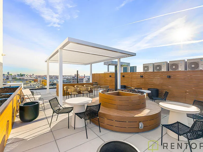 210 Greenpoint Ave #6C — Photo 7