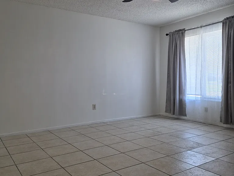 371 Winter Ridge Blvd — Photo 10