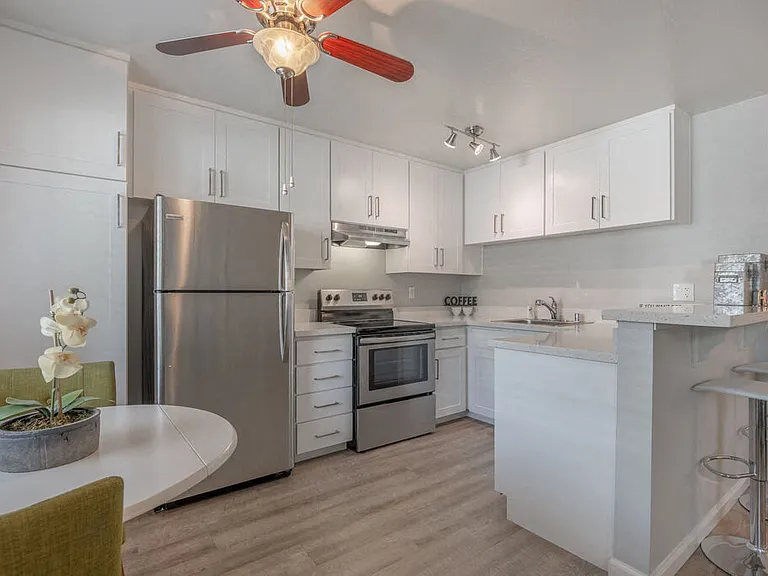Napa Green Apartments — Photo 11