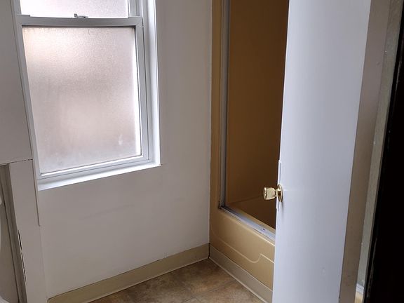 2nd image of 510 Center St Unit 1