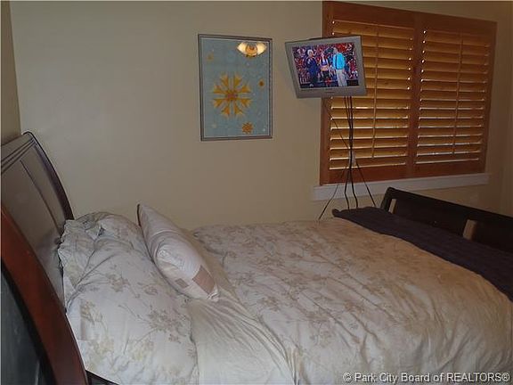 3rd image of 5519 N Lillehammer Ln #1212