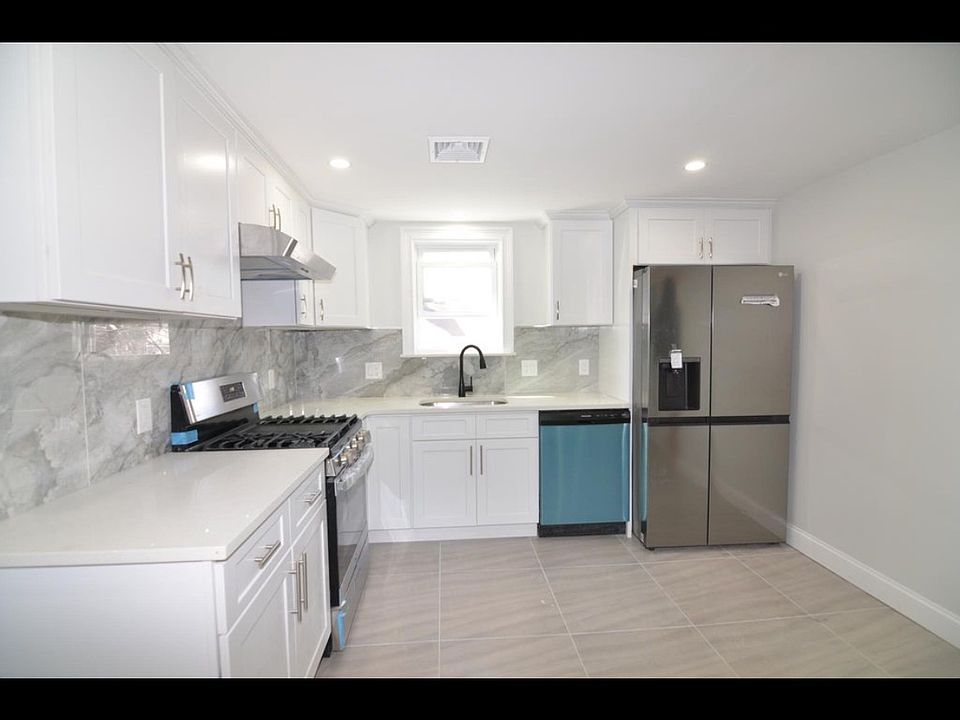 1st image of 46-48 Albertina St #3