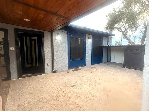 3rd image of 712 N Santa Barbara Unit 32