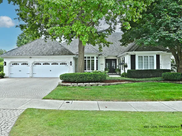 2885 Parkwood Ln, Aurora, IL 60502