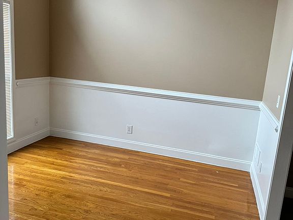4th image of 45 Sylvia Cir