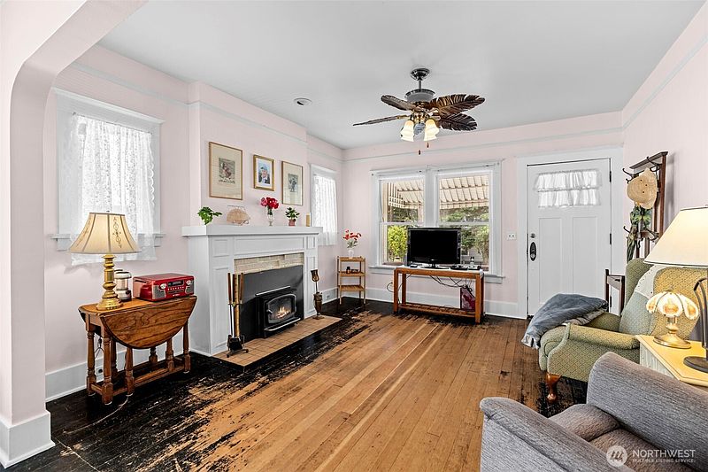 4th image of 2706 S Judkins Street
