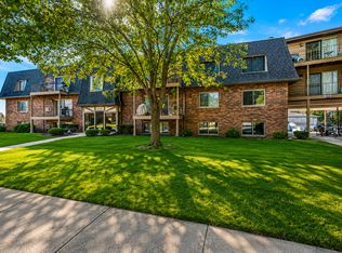 444 Cavalier Ct APT 3-1, Dundee, IL 60118