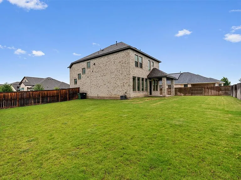 2437 Burberry Ln — Photo 32