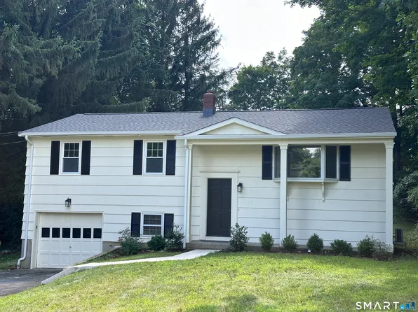 10 Indian Hill Road, North Branford, CT 06472
