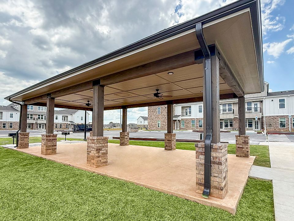 Outdoor Living Space and Grills
