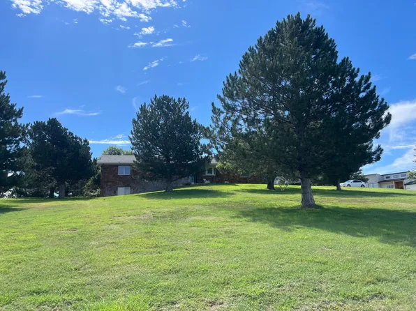 6263 Meadows Ln, Liberal, KS 67901