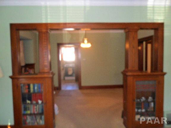 4th image of 1327 E Hillcrest Pl