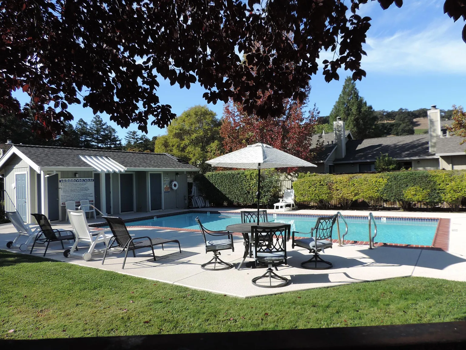9 Vanessa Ct W — Photo 1