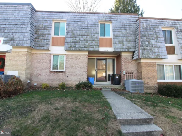 19105 Capehart Dr, Montgomery Village, MD 20886
