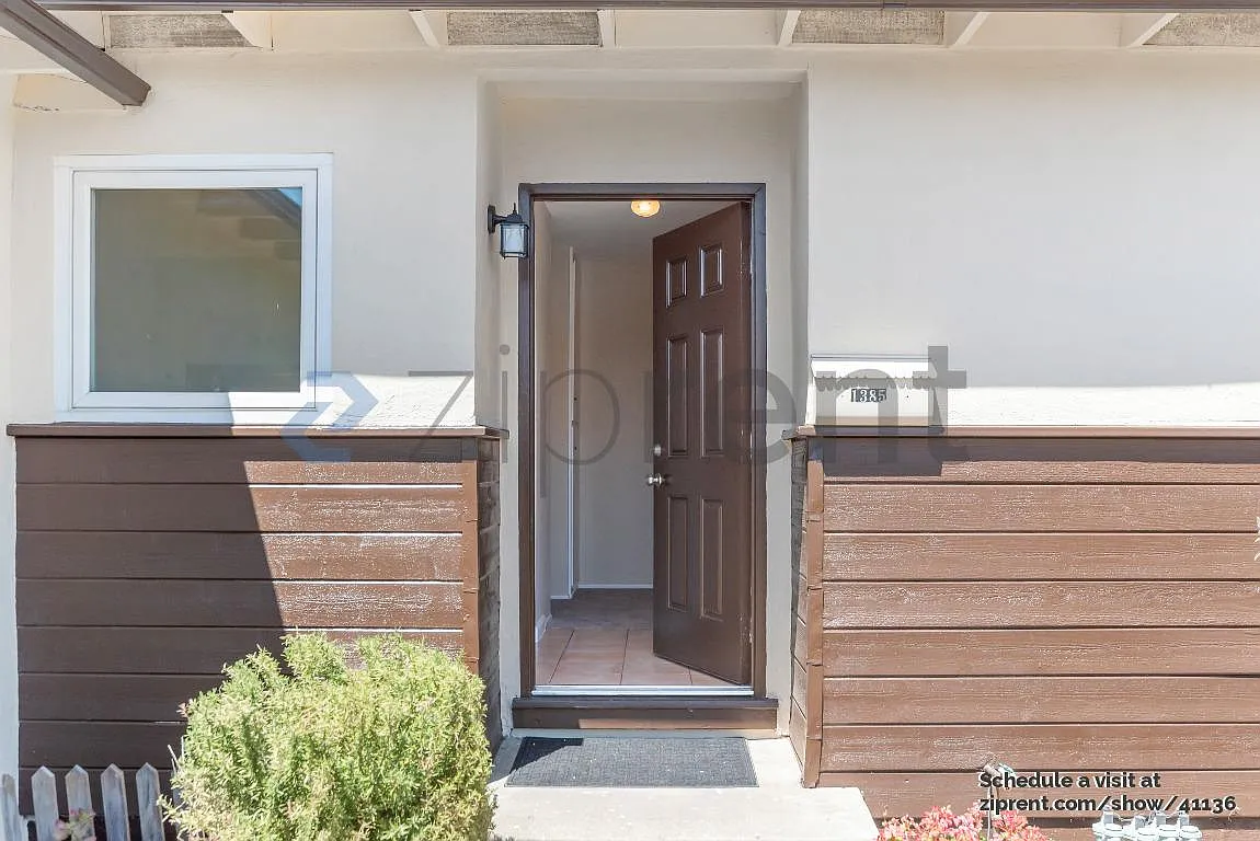 1385 Vernal Dr photo 1