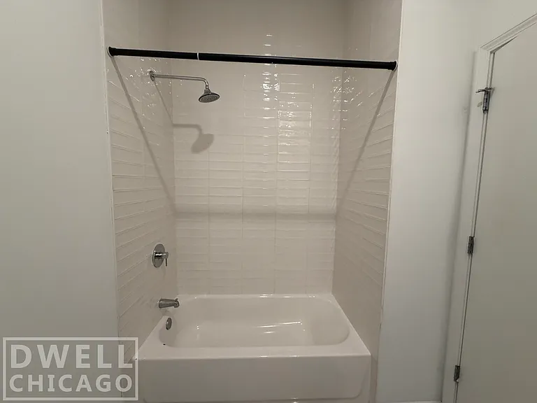 2500 S Wabash Ave #201 — Photo 17