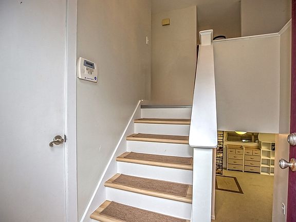 5th image of 285 Ellendale Cir