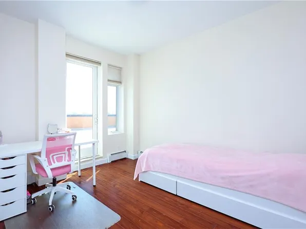 7819 Bay Parkway image 10 of 27