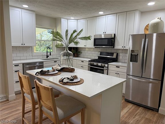 2nd image of 46730 W Almar Ln