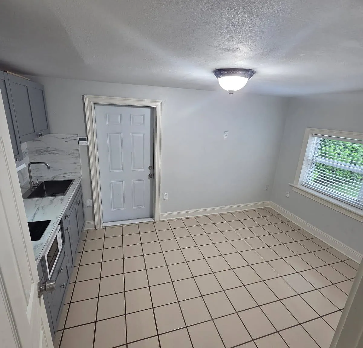 1 bed, 500 sqft, $1,700 — Photo 4