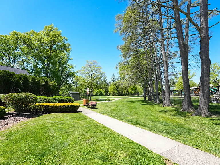 241 Rockingham Rd #3 — Photo 17