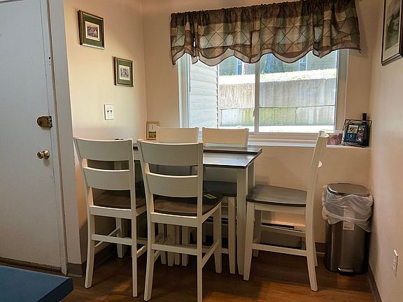 2nd image of 8 Tideview Path APT 7