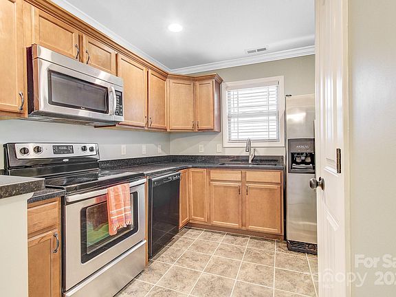 3rd image of 15 Lees Creek Rd Unit K