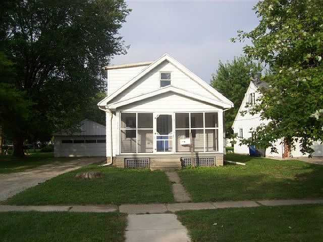 1st image of 932 Louisiana Ave
