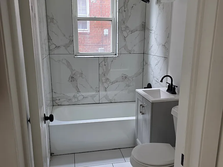 4262 Clay St NE — Photo 4