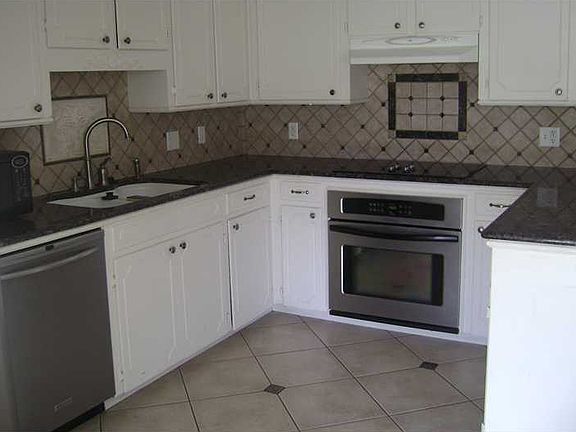 5th image of 8514 Parkdale Dr