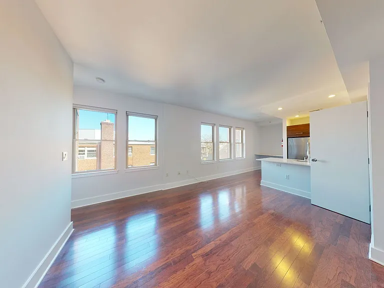 1020 Monroe St NW #304 — Photo 4
