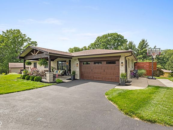 4th image of 8490 Hilltop Ln