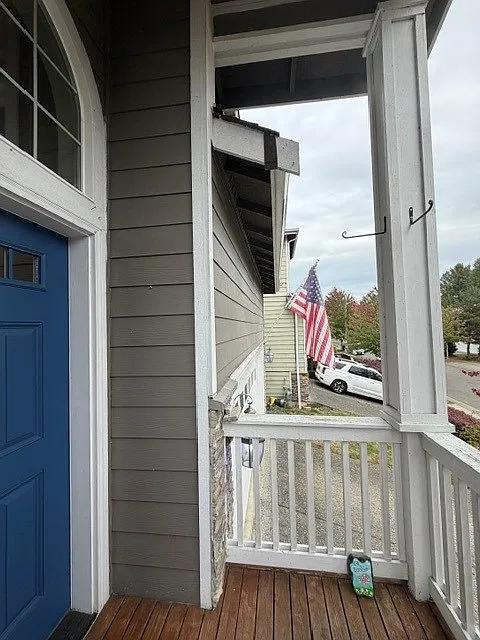 5 bed, 2727 sqft, $3,950 — Photo 2