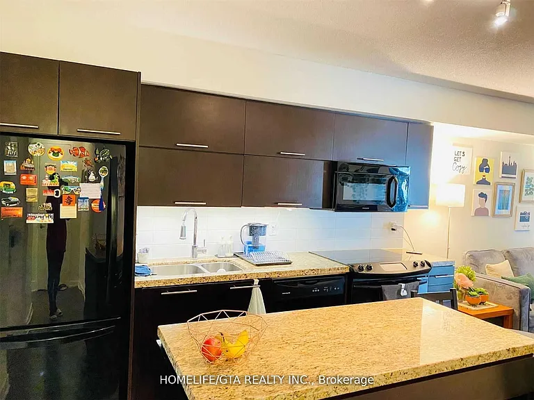 126 Simcoe St #307 — Photo 16