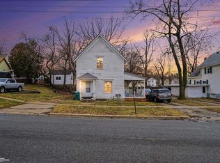 512 Bradley St, Owosso, MI 48867