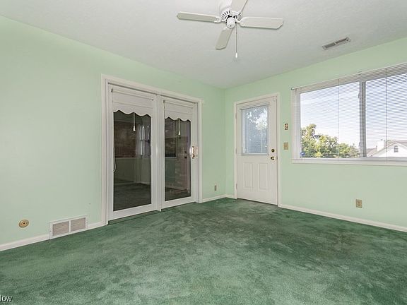 5th image of 850 Hampton Cir #8
