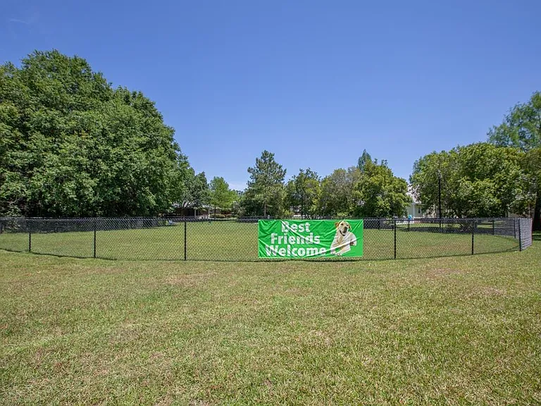 1220 Springfield Dr — Photo 42