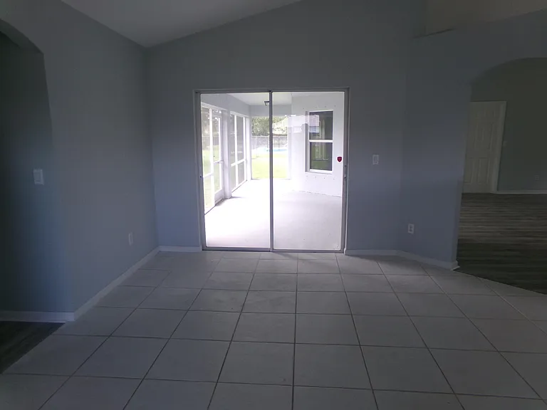 502 SW Souris Ave — Photo 8
