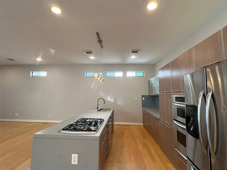 2314 Camden Dr — Photo 12
