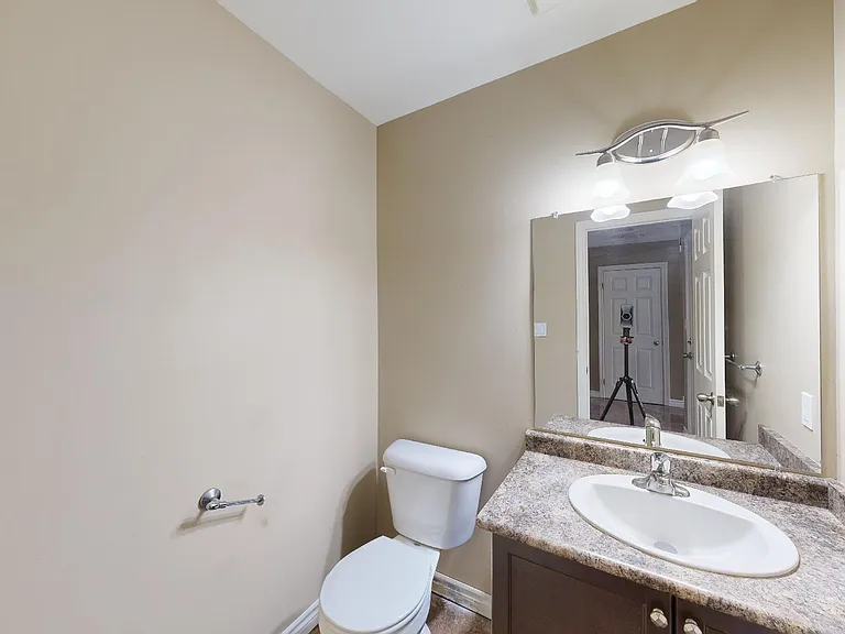 961 Blythwood Rd — Photo 27