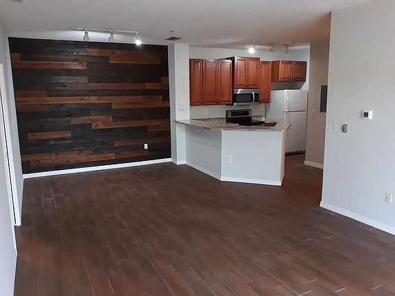 2nd image of 610 Fairway Dr APT 304