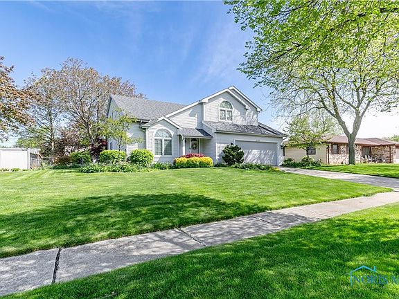 2nd image of 3131 Beachwood Dr