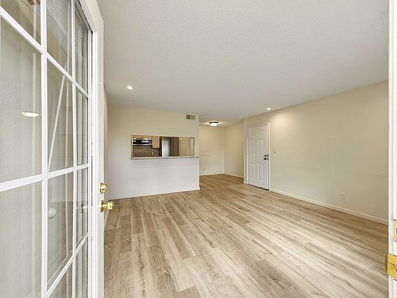 5th image of 2501 W Zia Rd APT 9-207