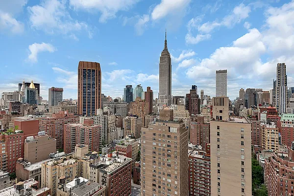 Rented by Cooper & Cooper Real Estate | media 35