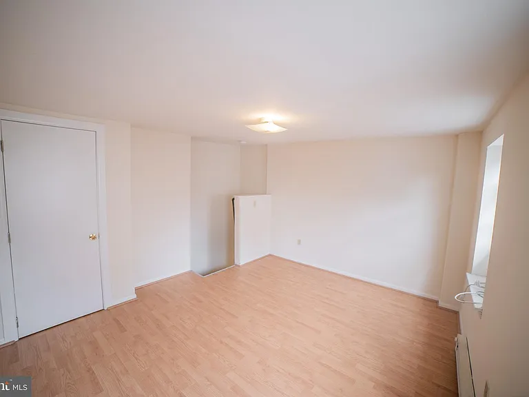 1305 N Lawrence St #8 — Photo 10