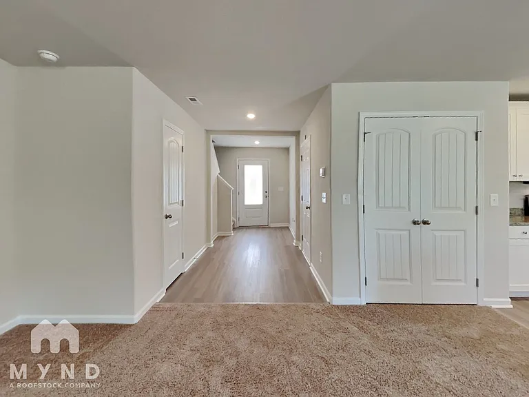 282 Royal Meadow Dr — Photo 10