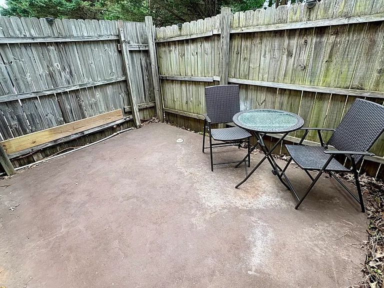111 Reef Ct #B — Photo 12